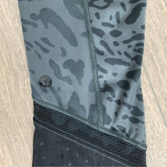 Lululemon Just Breathe Crop Animal Swirl Deep Coal Light Black Capri Legging - Picture 9 of 14